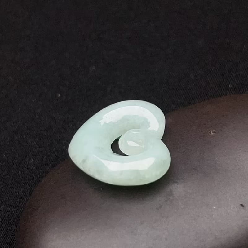 冰糯綠翡翠愛心 | 天然緬甸玉翡翠A貨