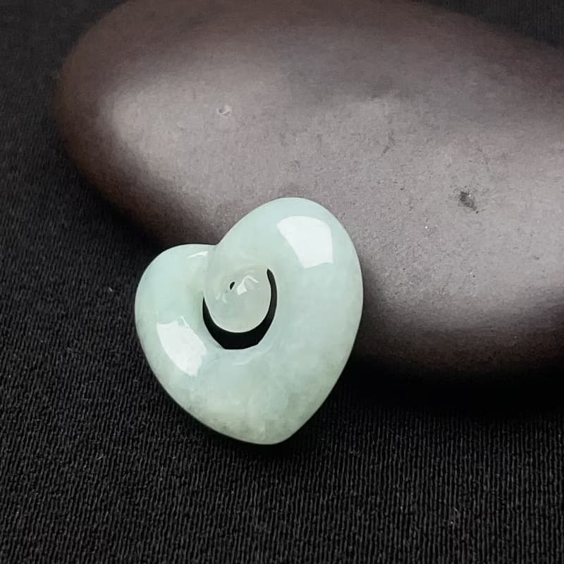 冰糯綠翡翠愛心 | 天然緬甸玉翡翠A貨