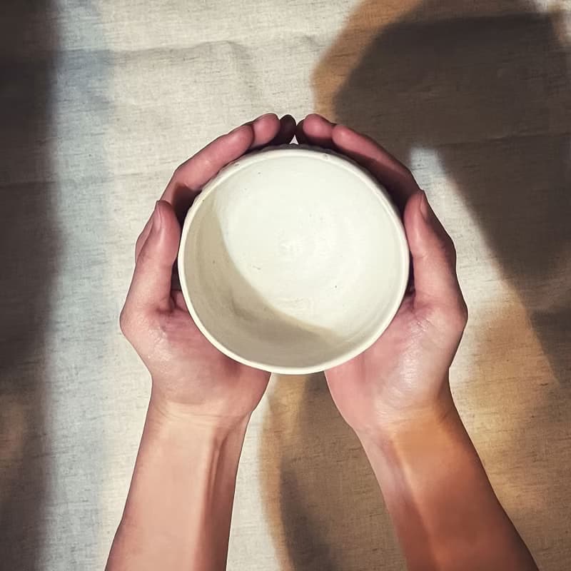 桌上的白瓷糖霜 / 不乖白瓷碗