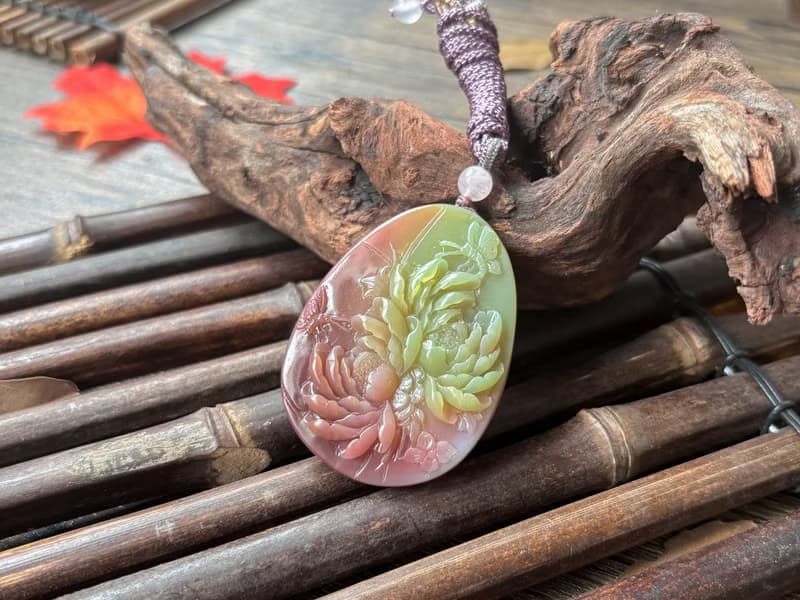 【一物一圖】天然鹽源瑪瑙 雙色蝶戀花雕刻牌 手編繩 項鍊