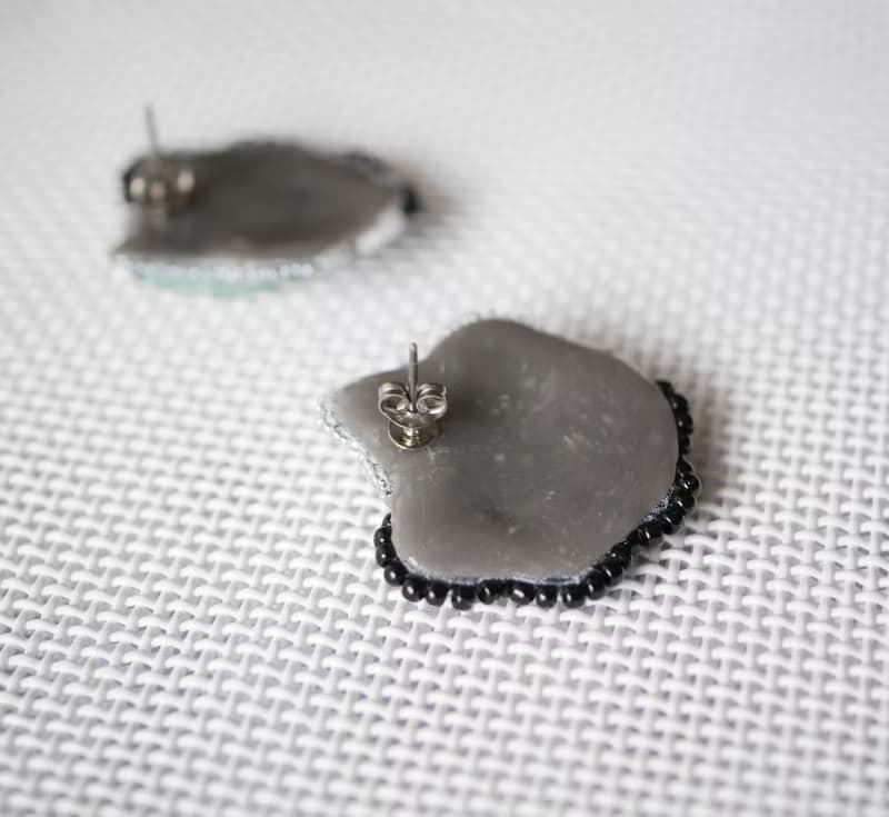 tsububu【受注制作】/ビーズ刺繍/微生物/ピアス/イヤリング/ピスタチオ