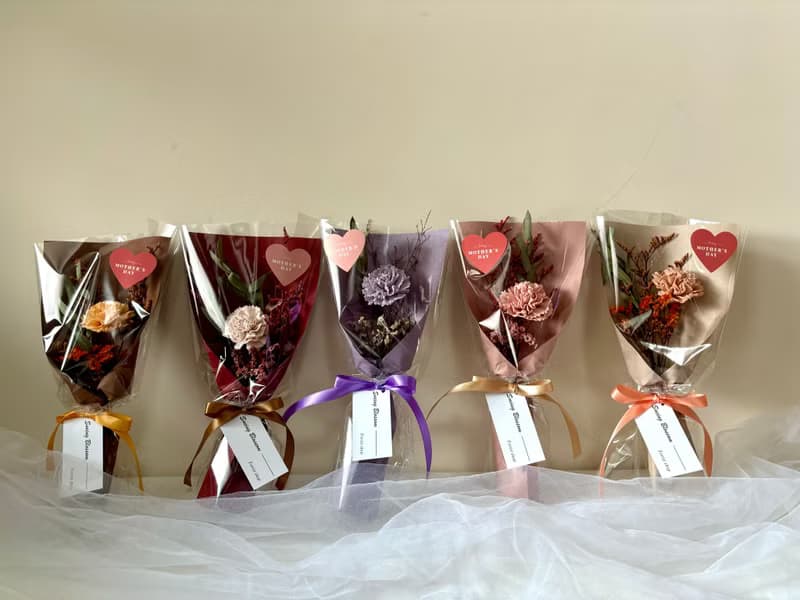 sueing_blossom  小資款康乃馨乾燥花束