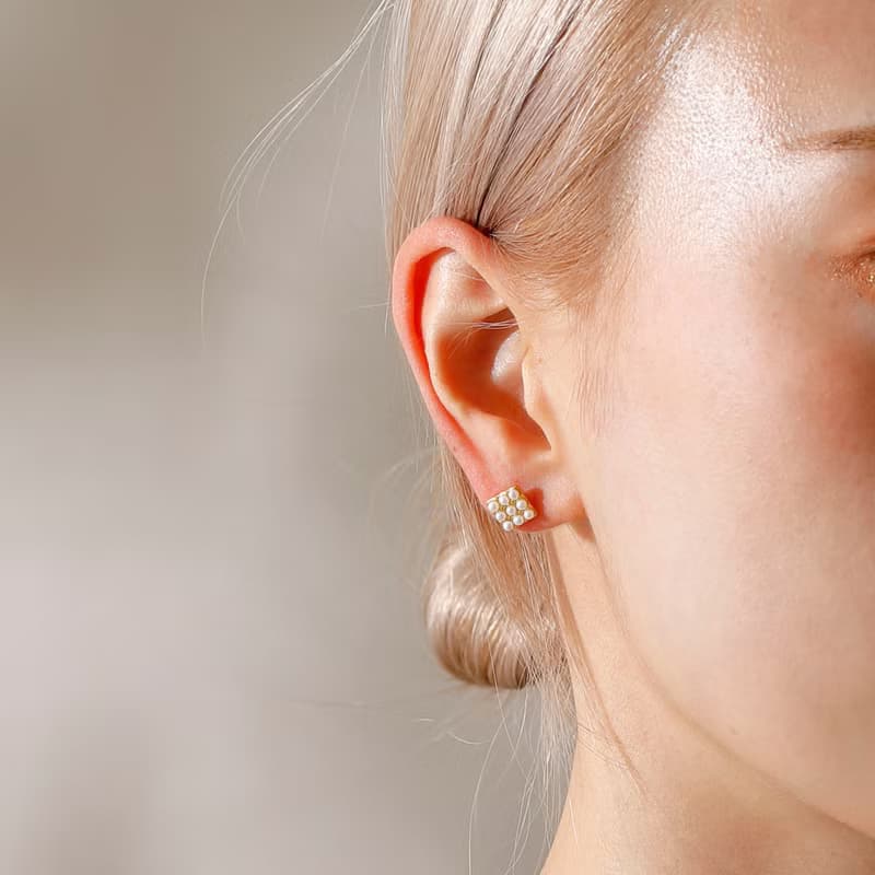 9pearl square pierced earring GD　ニッケルフリー　チタンポスト　パール　スクエア　ゴールド