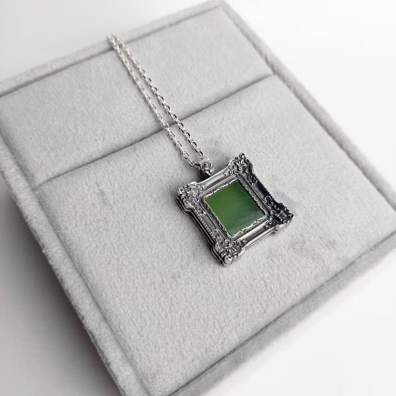 【畫框系列】台灣玉正方銀墜項鍊 | 古典復古設計 × 文藝輕奢風