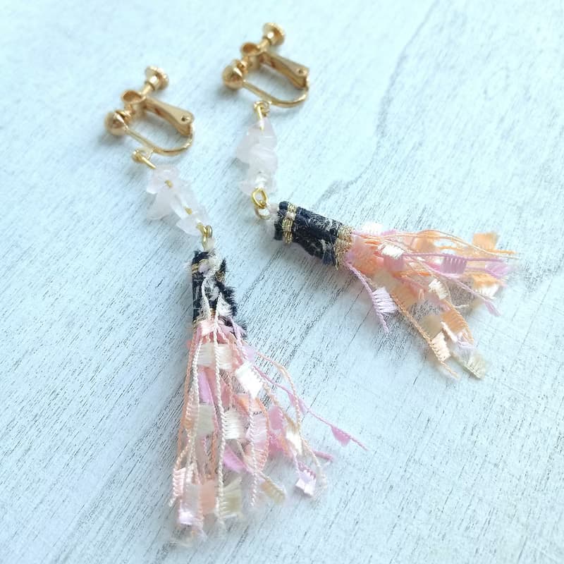 Aiyana 飄逸系列 粉水晶 流蘇耳環 - 耳針/耳夾