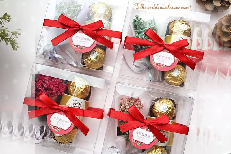 母親節禮物-金莎巧克力3顆入+迷你乾燥花束母親節快樂(透明方盒)