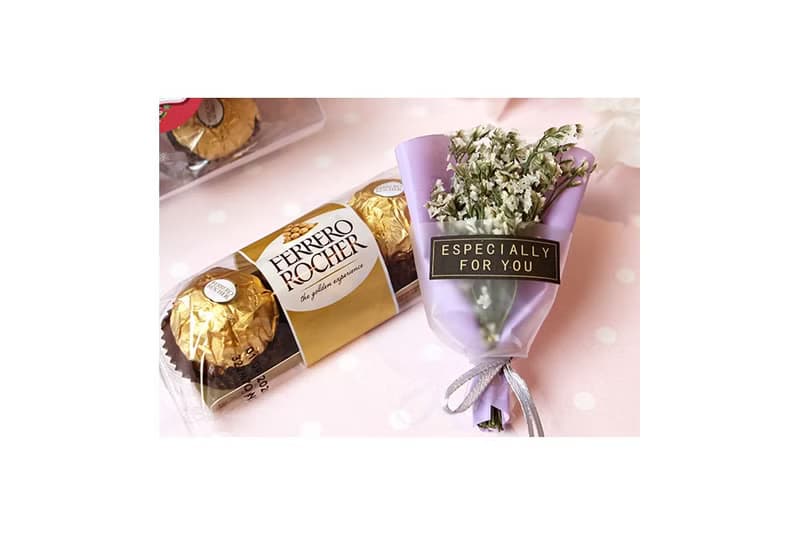 母親節禮物-金莎巧克力3顆入+迷你乾燥花束母親節快樂(透明方盒)