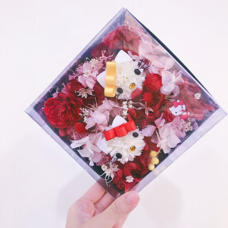 Hello Kitty 與 Mimmy 永生花盒