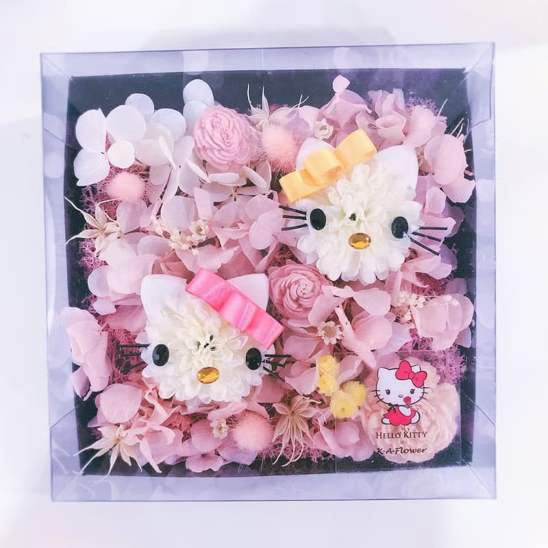 Hello Kitty 與 Mimmy 永生花盒