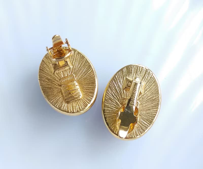 Vintage Jewelry 西洋古董飾品 TRIFARI  氣質紫 夾式耳環