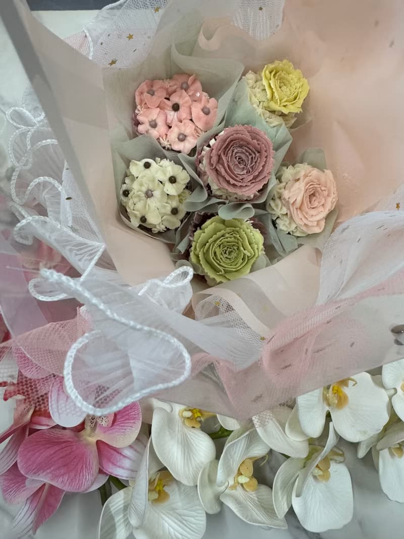 AY baker 限時 免費花束包裝 韓式裱花杯子蛋糕 cupcake
