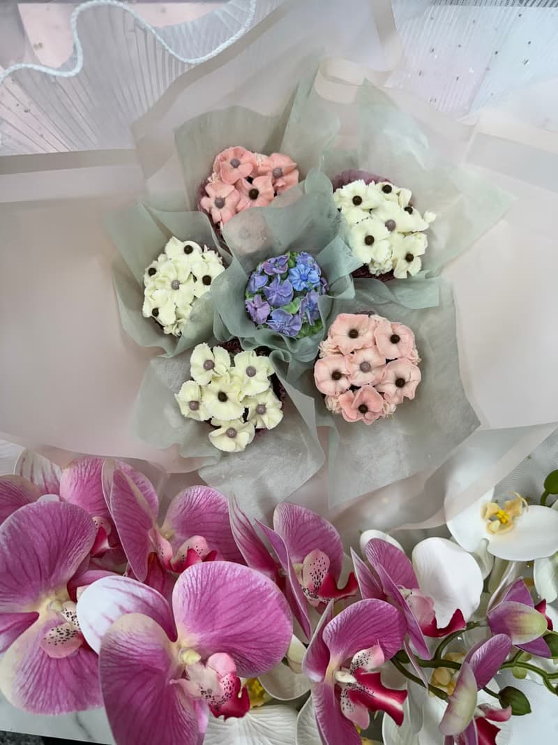 AY baker 限時 免費花束包裝 韓式裱花杯子蛋糕 cupcake