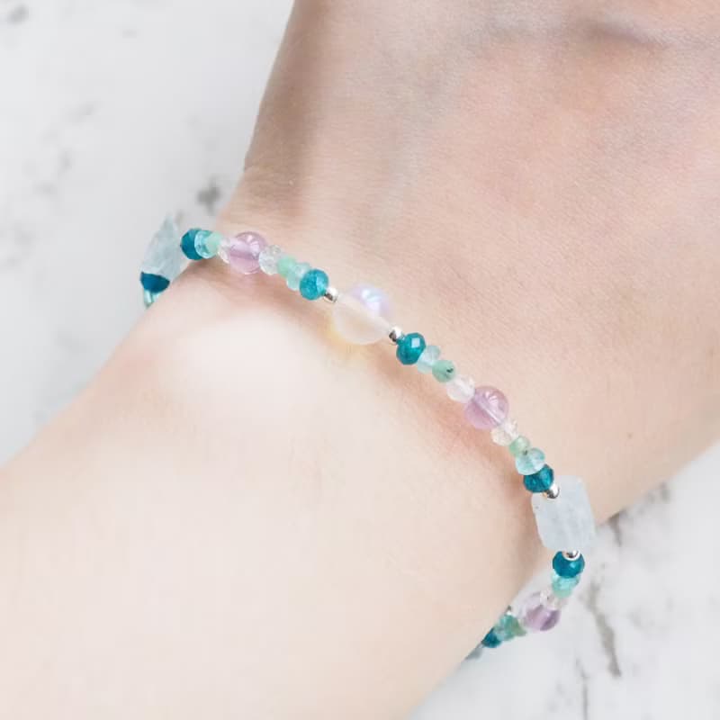 季節雨 ‧ 繡球花開 | 月光石、海藍寶、螢石、磷灰石 純銀手鍊