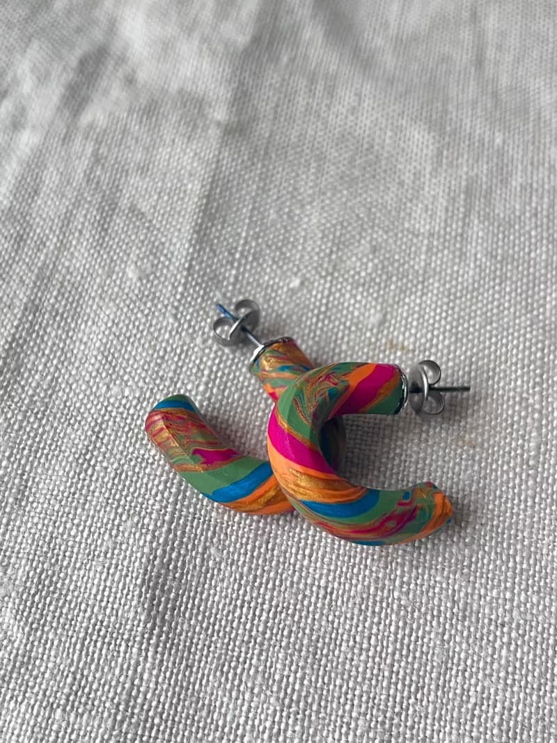 nijiピアス　orange green gold pink