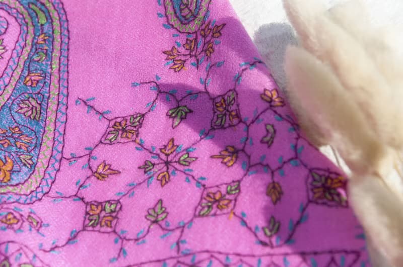喀什米爾Cashmere/羊絨圍巾/純羊毛圍巾披巾/戒指絨披肩 聖誕節禮物 交換禮物 母親節 父親節-刺繡花朵
