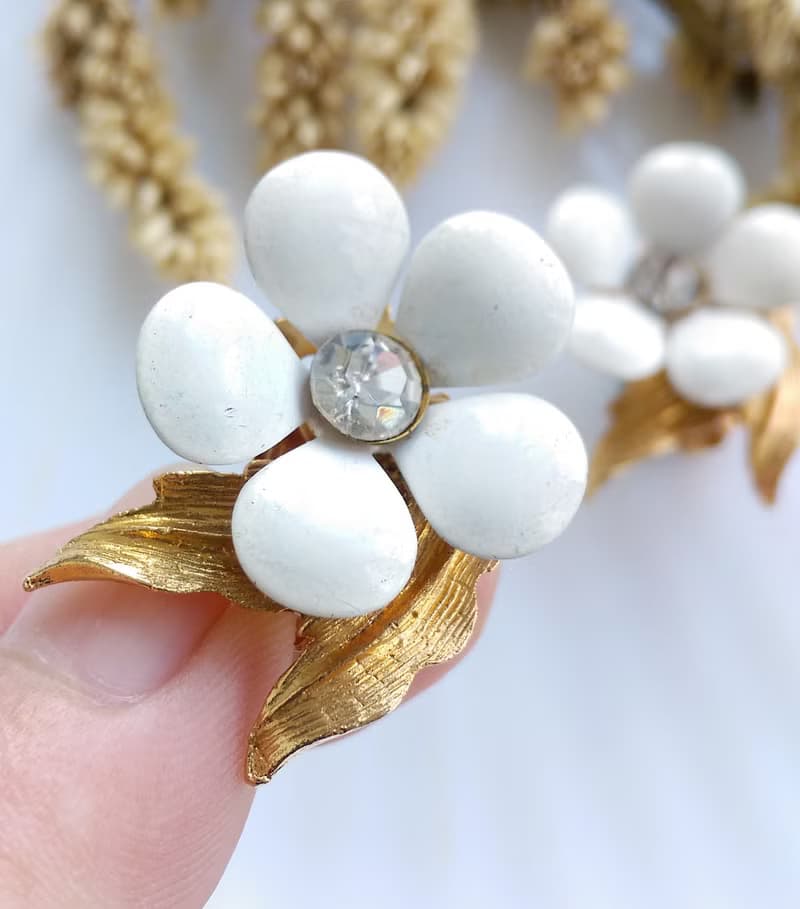 Vintage Jewelry 西洋古董飾品 金葉白花 琺瑯 夾式耳環