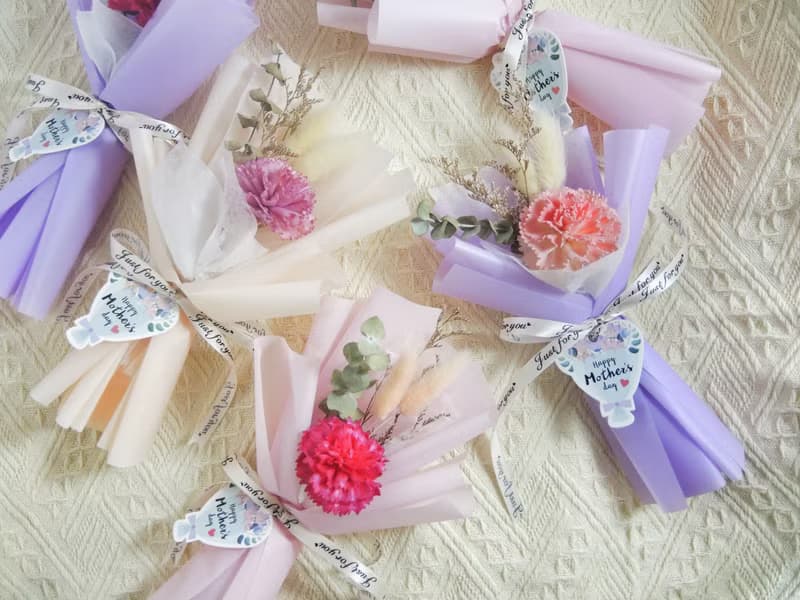 母親節 康乃馨索拉花小花束