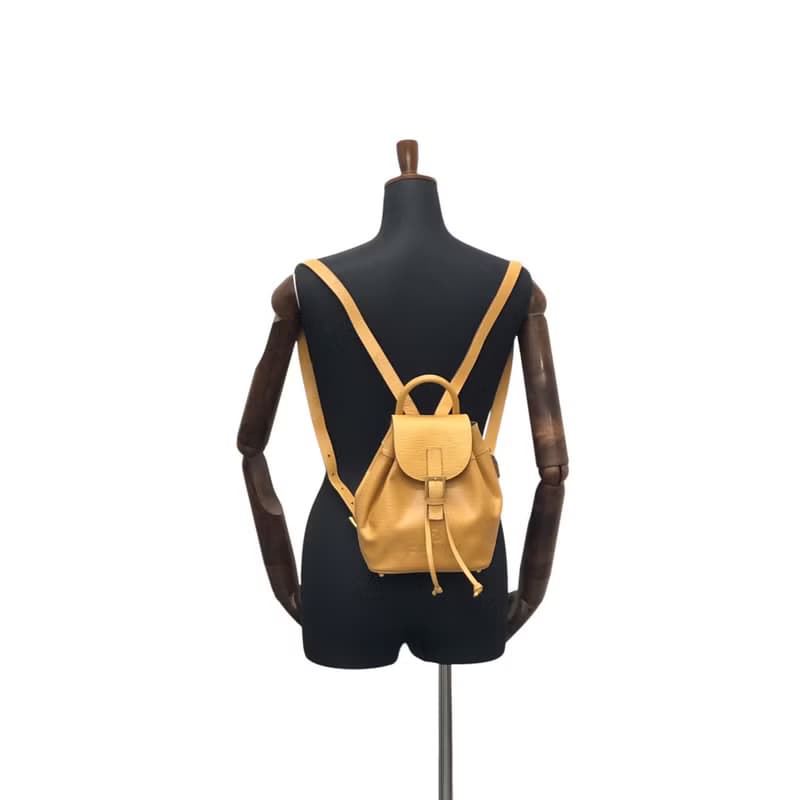 【 日本直送　名牌中古包 】FENDI フェンディ リュック ベージュ フロントバックル レザー型押し バックパック vintage ヴィンテージ 47jcck