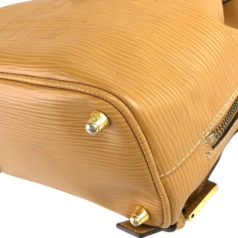 【 日本直送　名牌中古包 】FENDI フェンディ リュック ベージュ フロントバックル レザー型押し バックパック vintage ヴィンテージ 47jcck