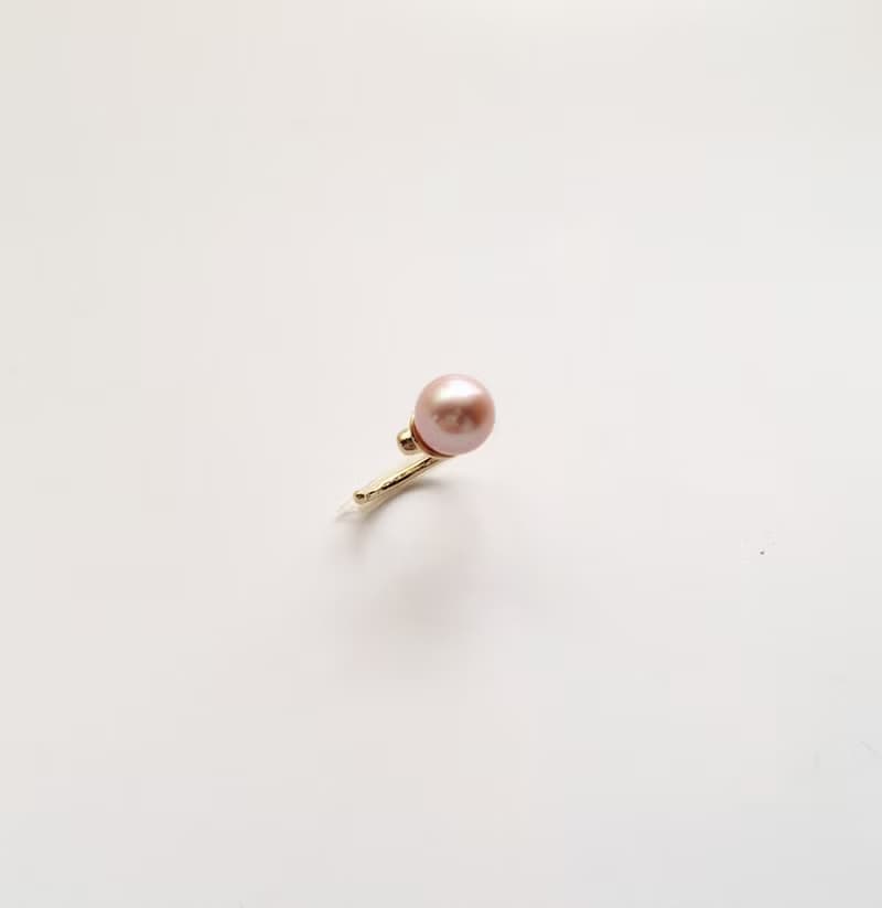 Top class Pink Pearl Ear Cuff