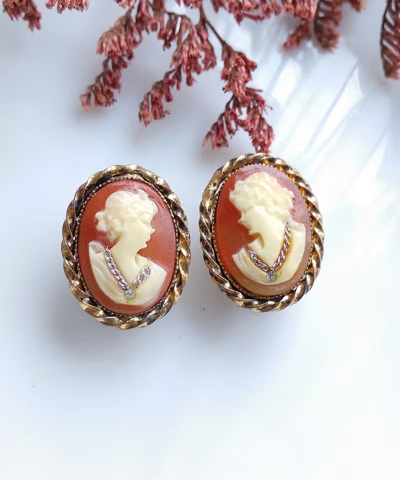 Vintage Jewelry 西洋古董飾品 西德製 CAMEO 典雅仕女 夾式耳環