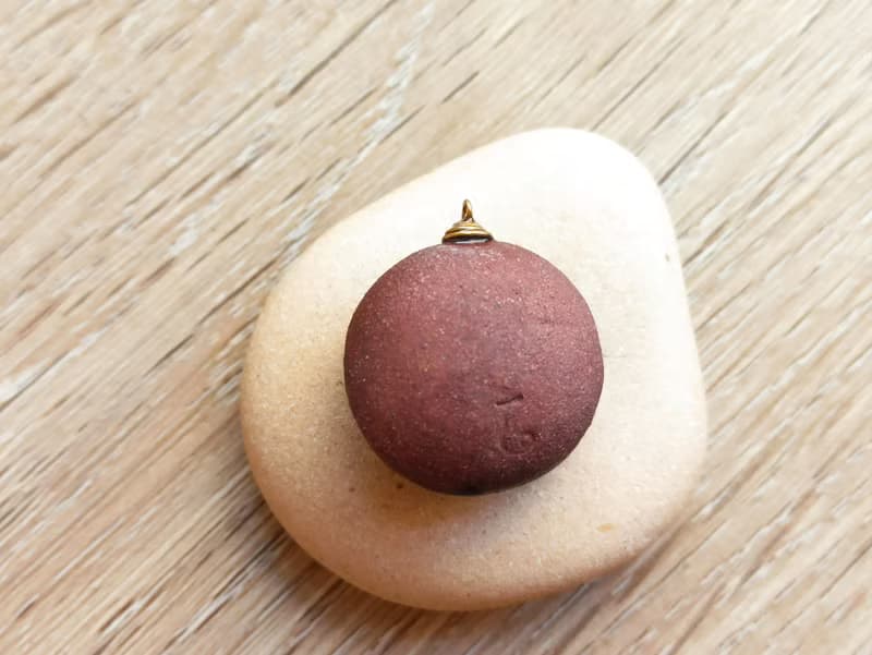 黑色亮面復古紅點圓形香水瓶精油瓶陶項鍊