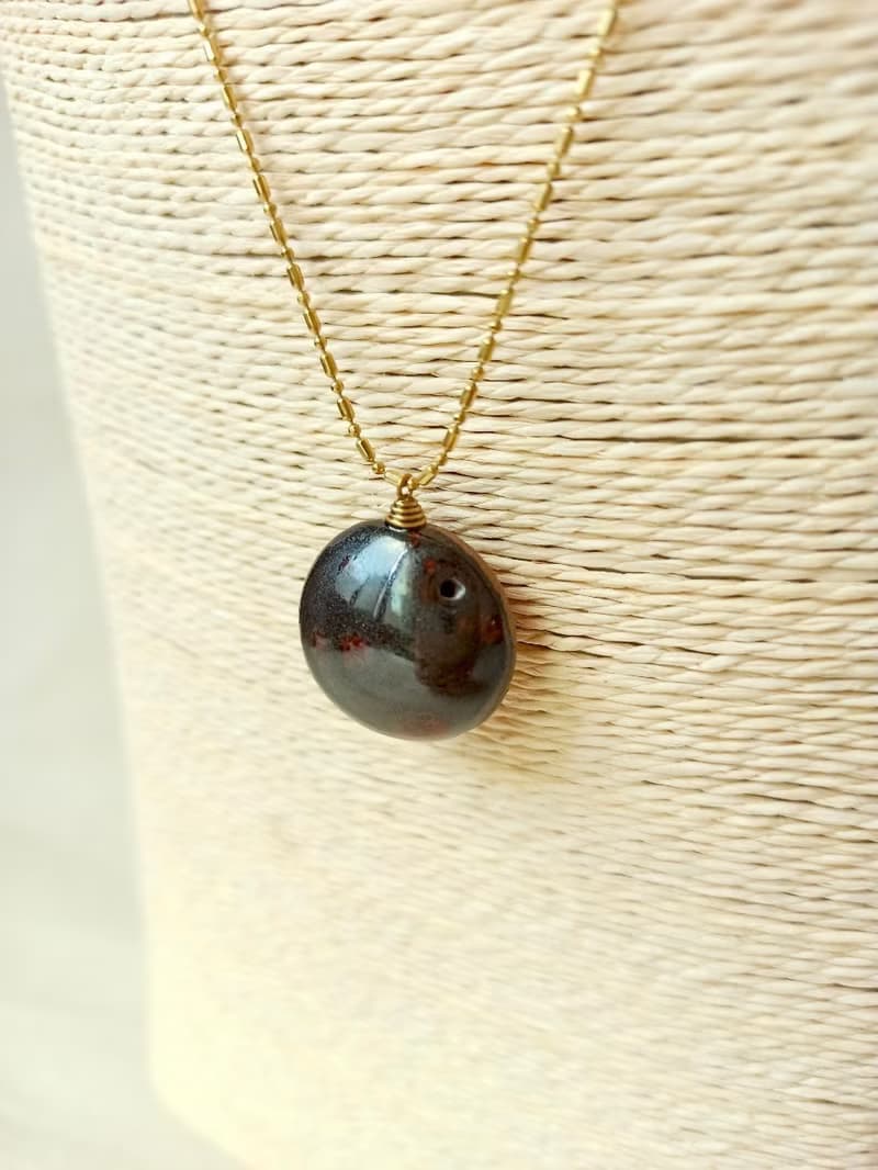 黑色亮面復古紅點圓形香水瓶精油瓶陶項鍊