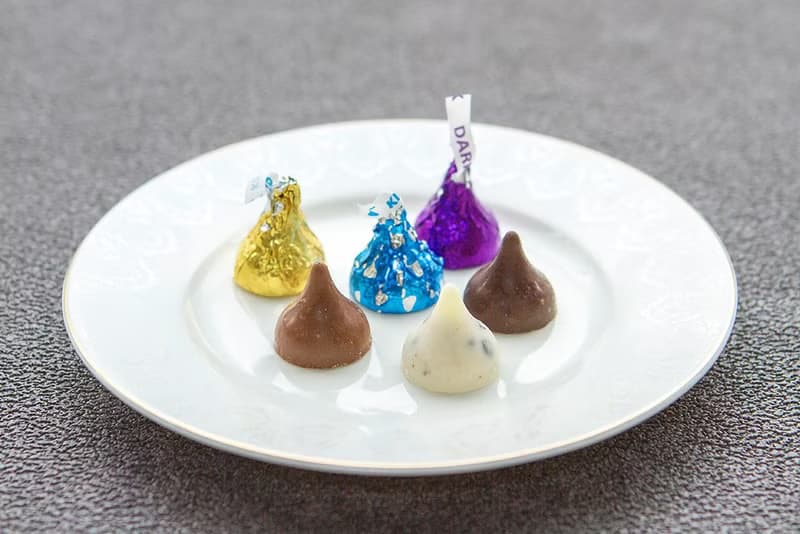 婚禮小物 KISSES水滴巧克力8顆入小禮盒(Tiffany色緞帶)