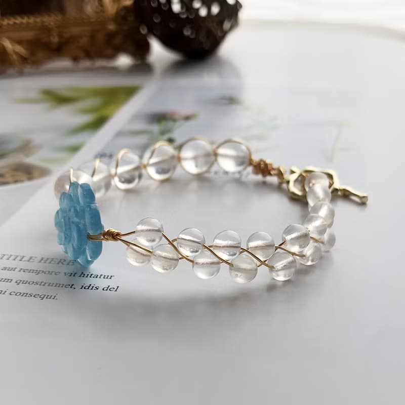 阿斯特兰迪亞白月光海藍寶花手鍊 | 藍月光海藍寶雕花繞線OT釦
