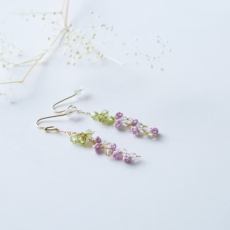 ペリドットとグリーンアメジストの藤の花 ピアス　イヤリング