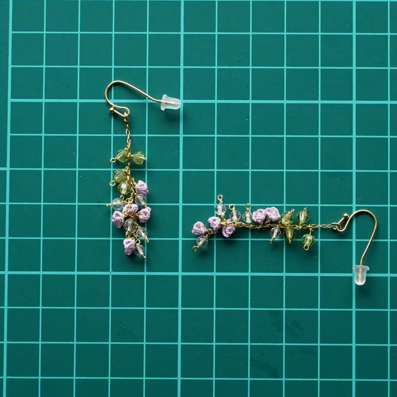ペリドットとグリーンアメジストの藤の花 ピアス　イヤリング