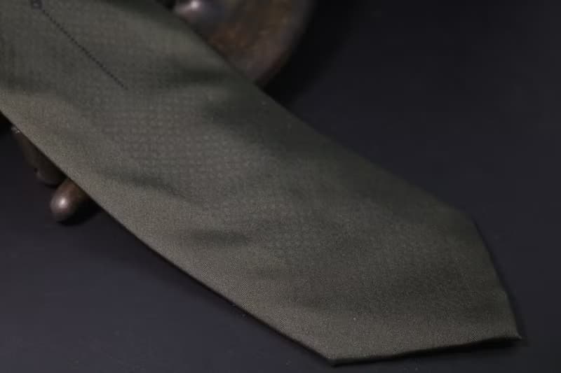 墨綠色菱形格刺繡山紳士裝領帶禮盒版
