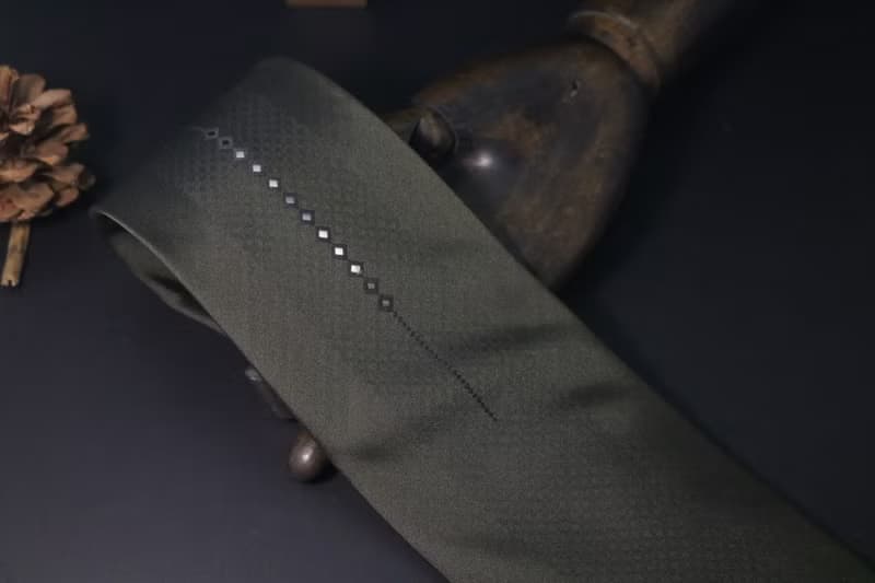 墨綠色菱形格刺繡山紳士裝領帶禮盒版