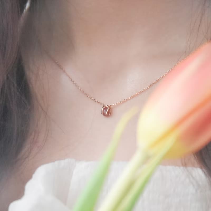 草莓晶鬱金香純銀項鍊 | 天然石水晶項鍊。好人緣。愛情石。