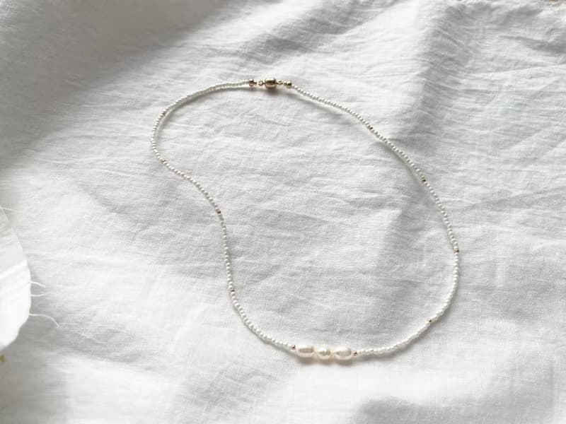 マグネット着脱　ビーズネックレス  　white 3pearl　　チョーカー
