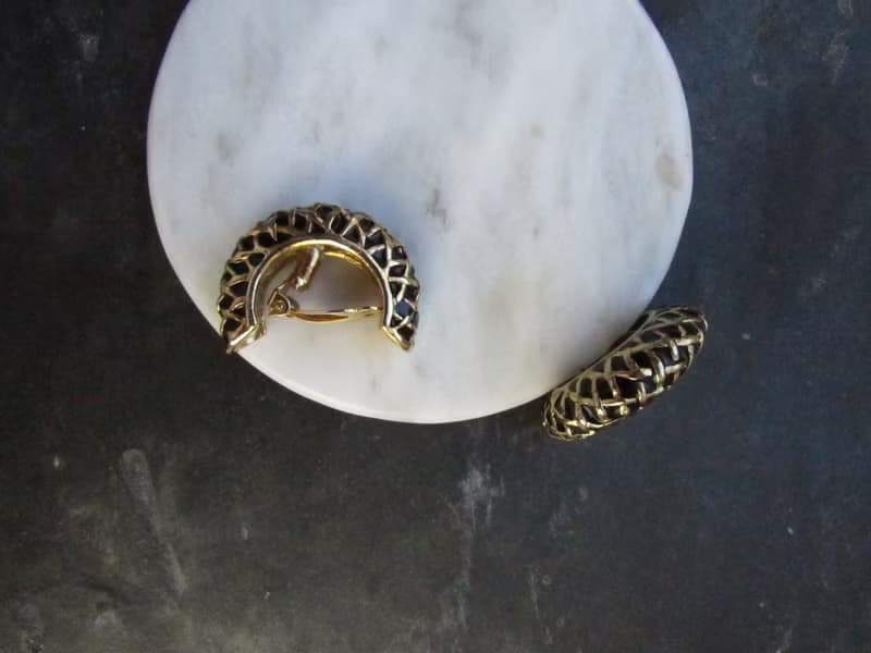 Vintage Gold Mesh Textured Black Half Hoop Clip On Earrings