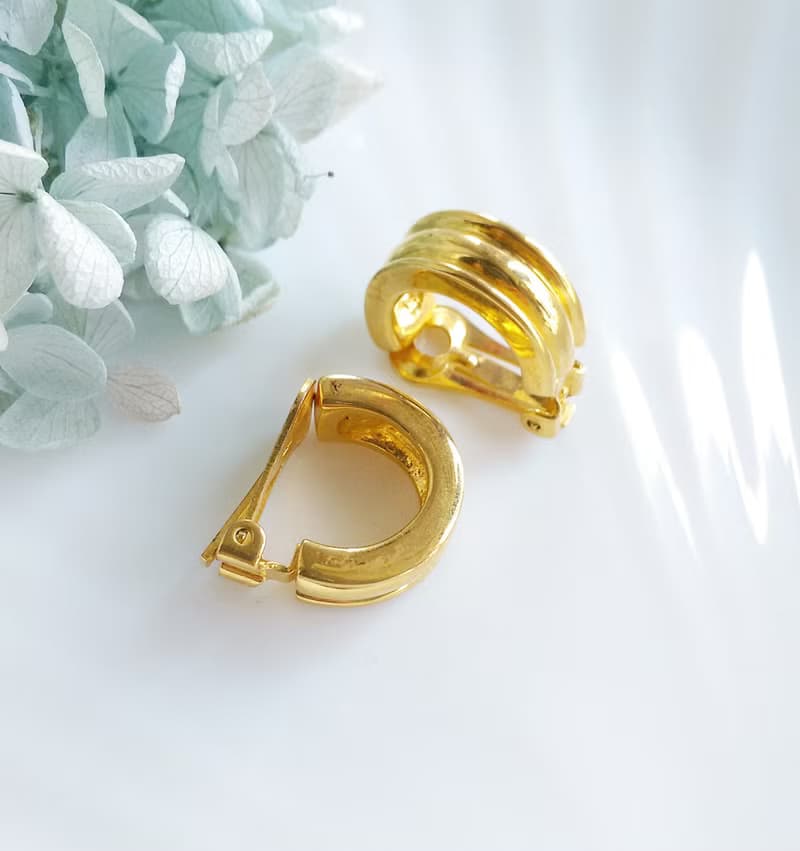 【西洋古董飾品 】金色調 簡約風格 小C圈  夾式耳環
