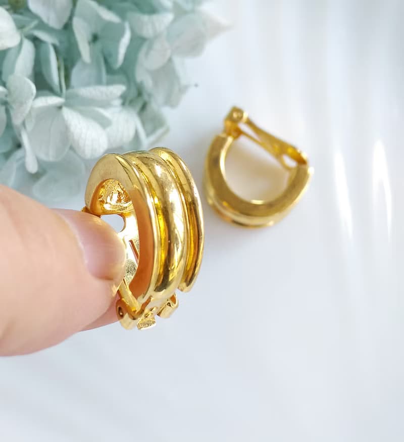 【西洋古董飾品 】金色調 簡約風格 小C圈  夾式耳環