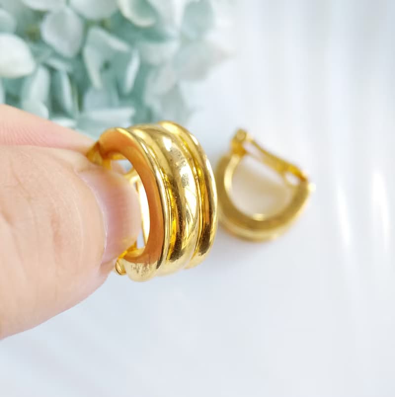 【西洋古董飾品 】金色調 簡約風格 小C圈  夾式耳環