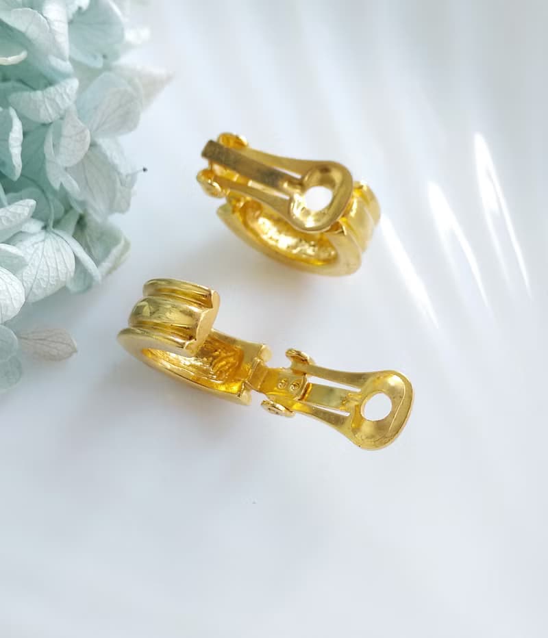【西洋古董飾品 】金色調 簡約風格 小C圈  夾式耳環