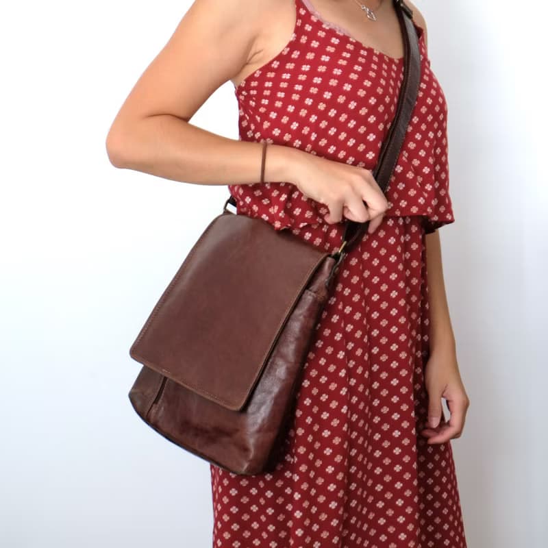 法國復古深啡色長形皮袋