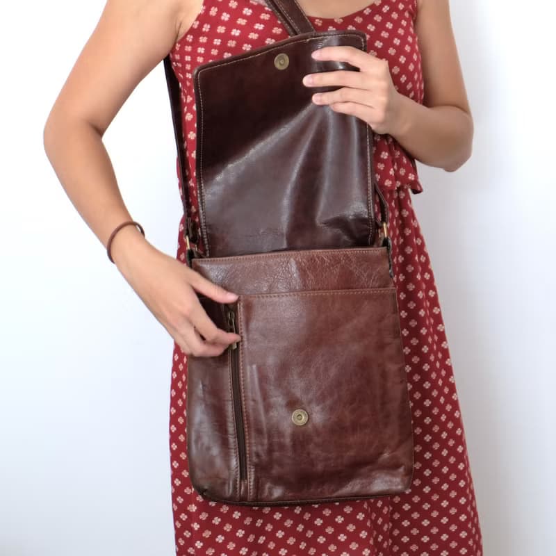 法國復古深啡色長形皮袋