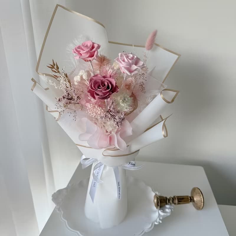 SEE 看見花藝設計 |情人節|永生玫瑰 |生日| 流金玫瑰皇后花束