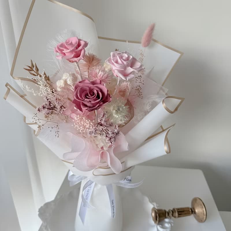 SEE 看見花藝設計 |情人節|永生玫瑰 |生日| 流金玫瑰皇后花束