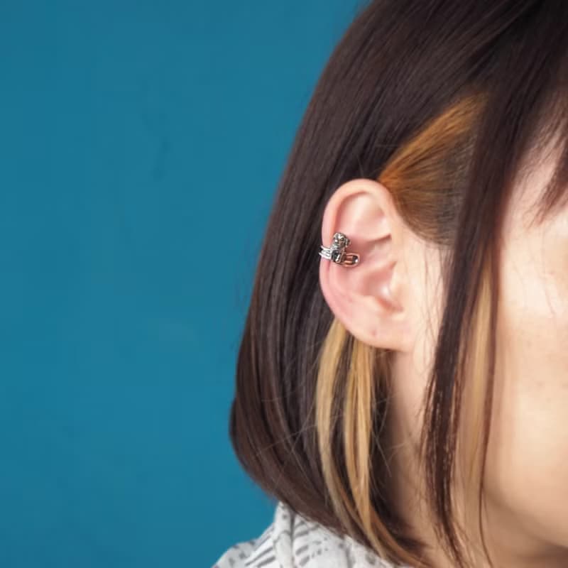 垂耳犬のイヤーカフ