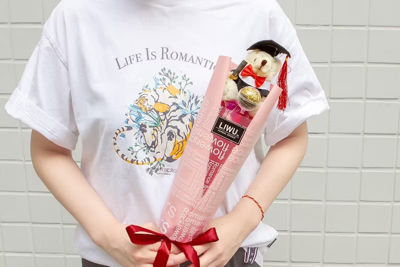 畢業花束—畢業熊+金莎小花束 /送老師 送同學 謝師宴 畢業禮物
