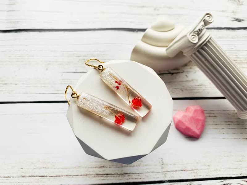 Handmade resin earrings Red Flowers, Birthday gift for women, Dangle earrings