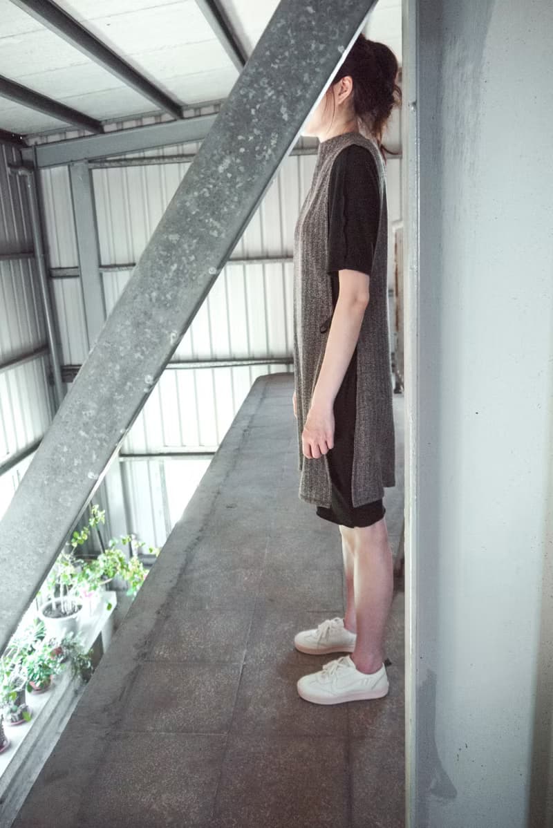 Arti 小高領綁帶罩衫