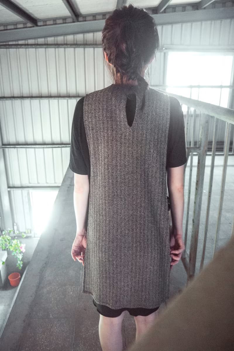 Arti 小高領綁帶罩衫