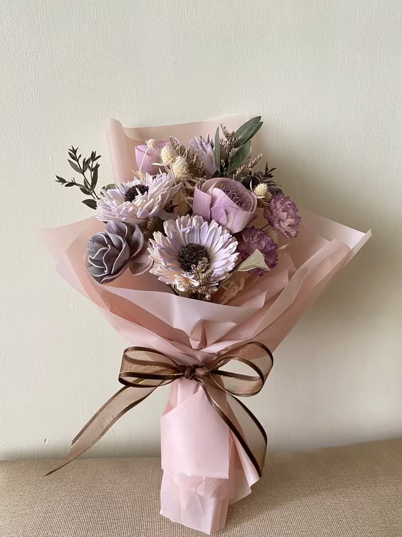 畢業花束.太陽花花束.情人節花束.索拉花束.紫色花束.花禮.求婚花